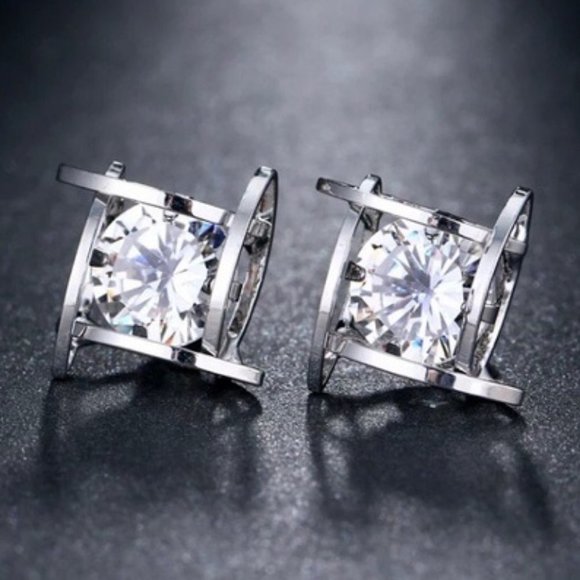 *NEW Silver Solitaire Caged Diamond Stud Earrings - Picture 1 of 9